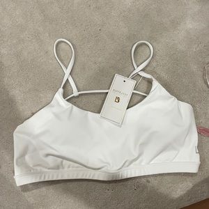 Buffbunny white sports bra 😍